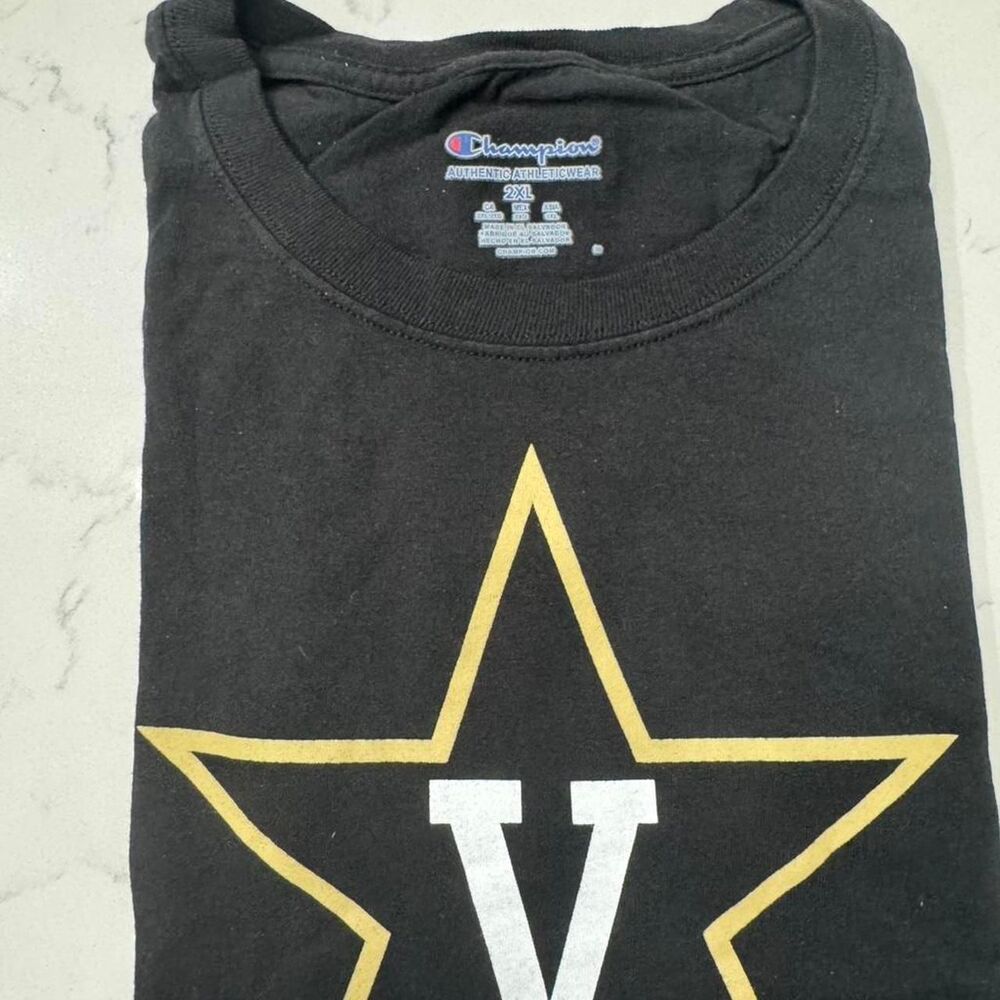 Champion Men's Black T-shirt